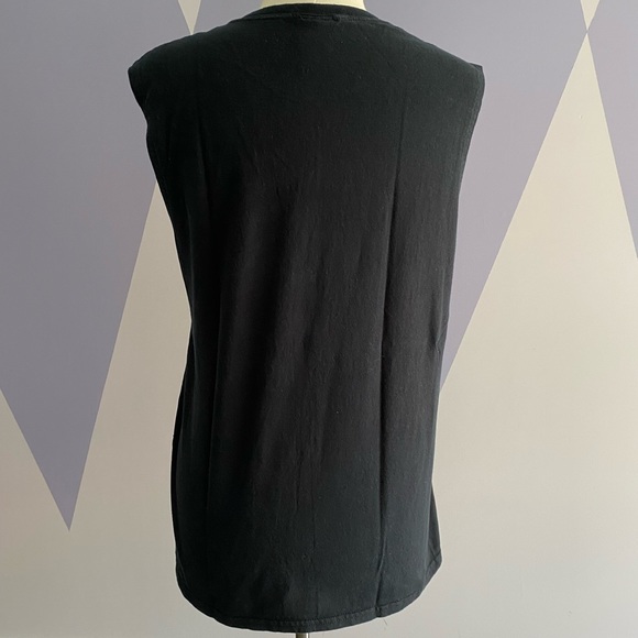 Sleeveless T-Shirt - Picture 2 of 4